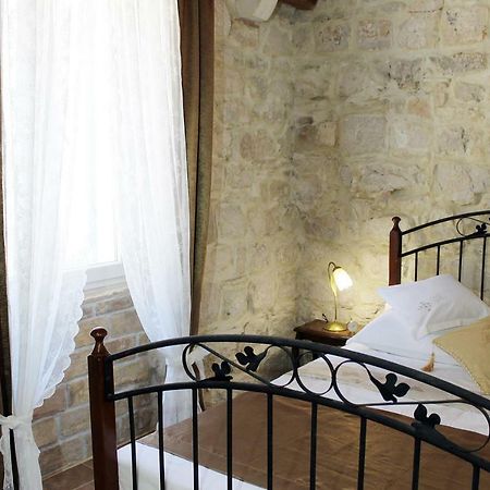 Apartments D&N Вис Екстериор снимка