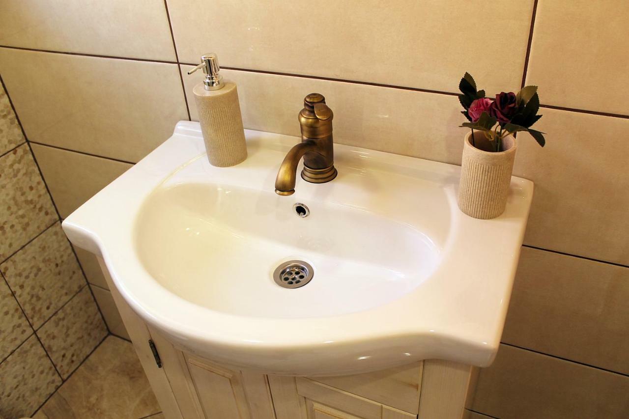 Apartments D&N Вис Екстериор снимка