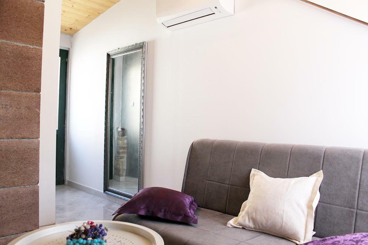 Apartments D&N Вис Екстериор снимка