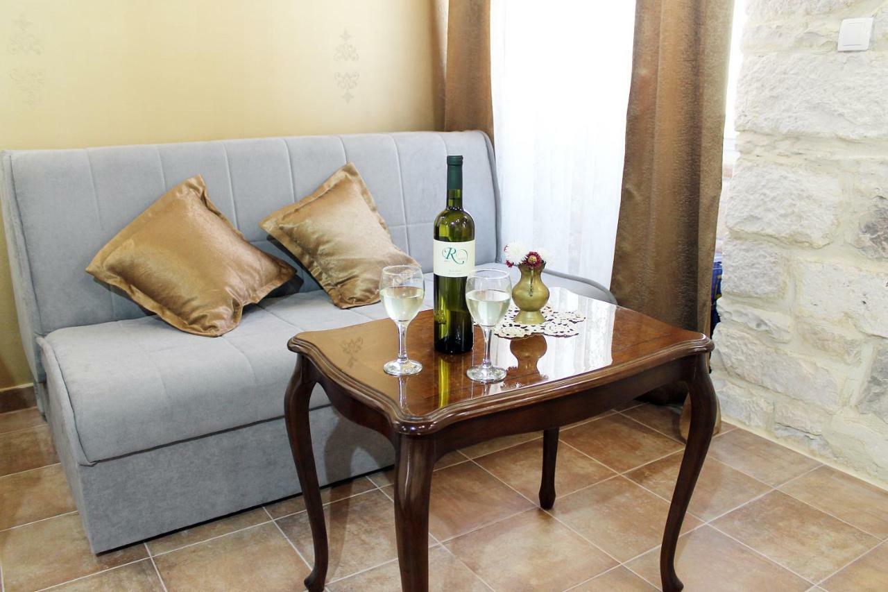 Apartments D&N Вис Екстериор снимка