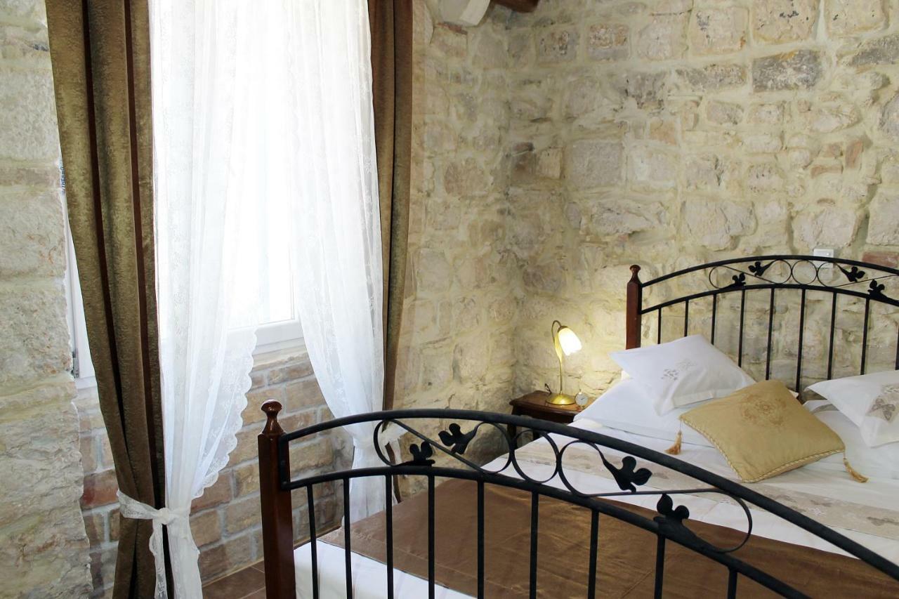 Apartments D&N Вис Екстериор снимка