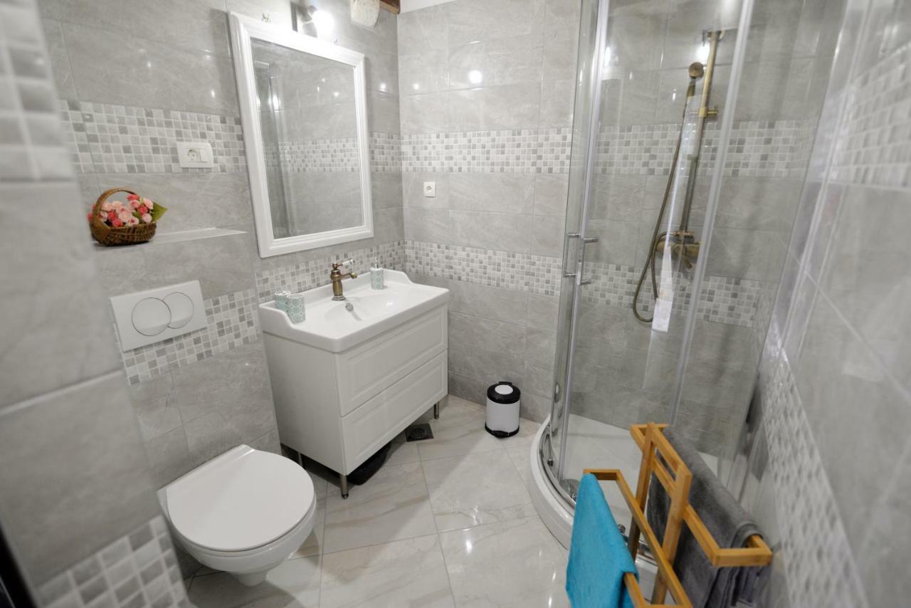 Apartments D&N Вис Екстериор снимка