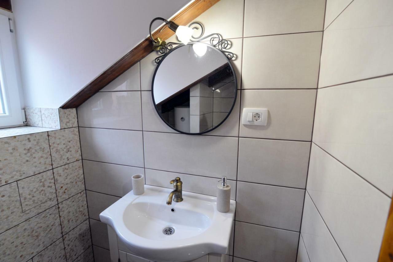 Apartments D&N Вис Екстериор снимка